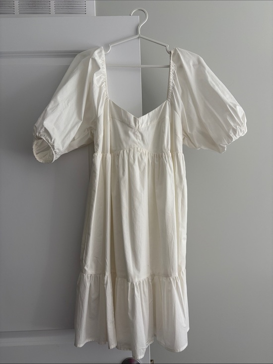 Banana Republic Dresses & Skirts - Banana Republic Cream Puff Sleeve Tiered Dress